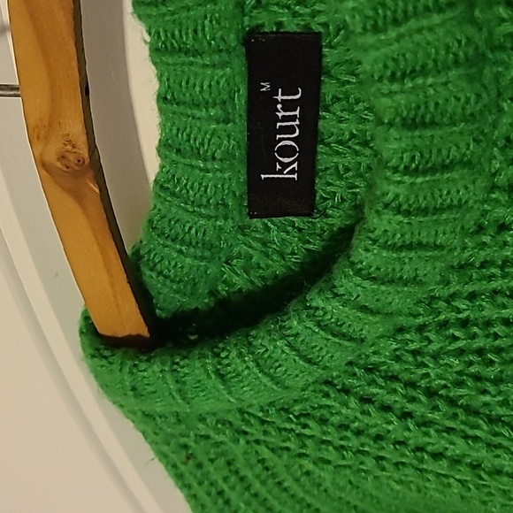 The Perfect Green Sweater size m - Picture 2 of 3